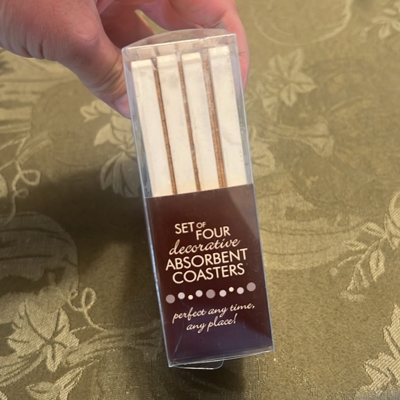 • NWT Lemon 🍋 coasters, set of 4 • - Picture 2 of 3